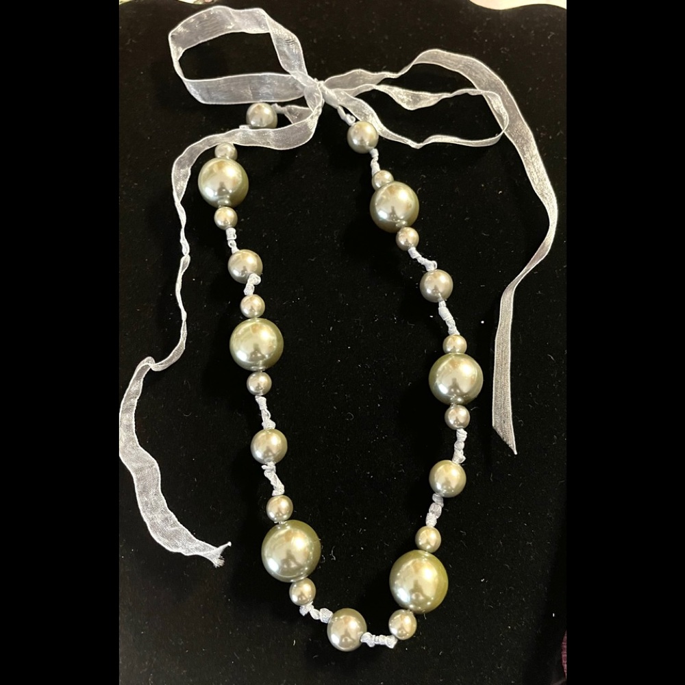 Pearl Necklace with Chiffon Material